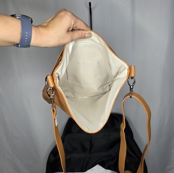 Tan Shoulder Bag With No Brand - Picture 7 of 8